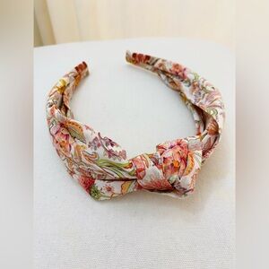 J. Crew Floral Knot Headband in Liberty Fabric Print
Headband - Multicolor